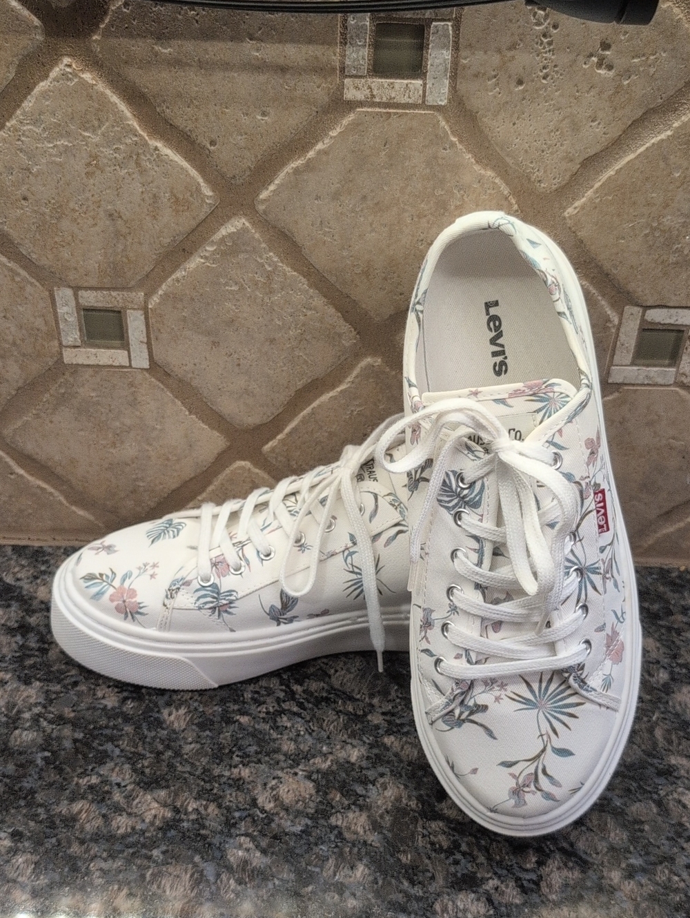 Levi's White Dakota Floral Lace-Up Low-Top Sneakers